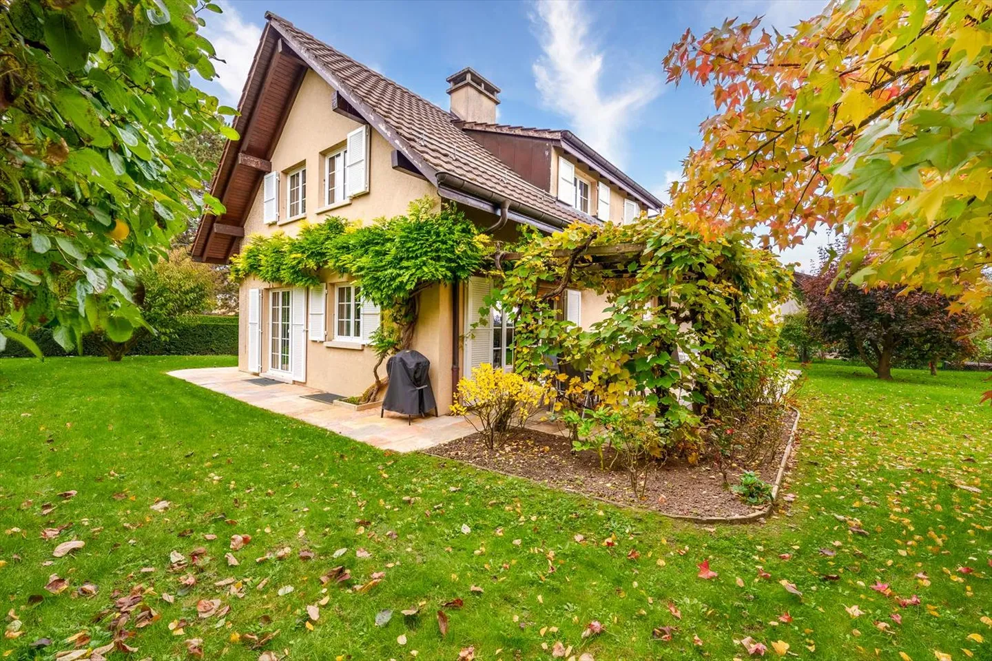 Villa indipendente in un contesto verde a Nyon - Foto 1 di 10