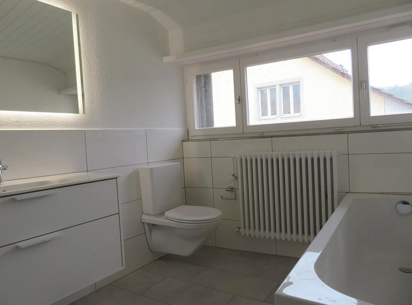 First occupancy after core renovation: Stylish 3½-room apartment with fireplace - Photo 14 of 17