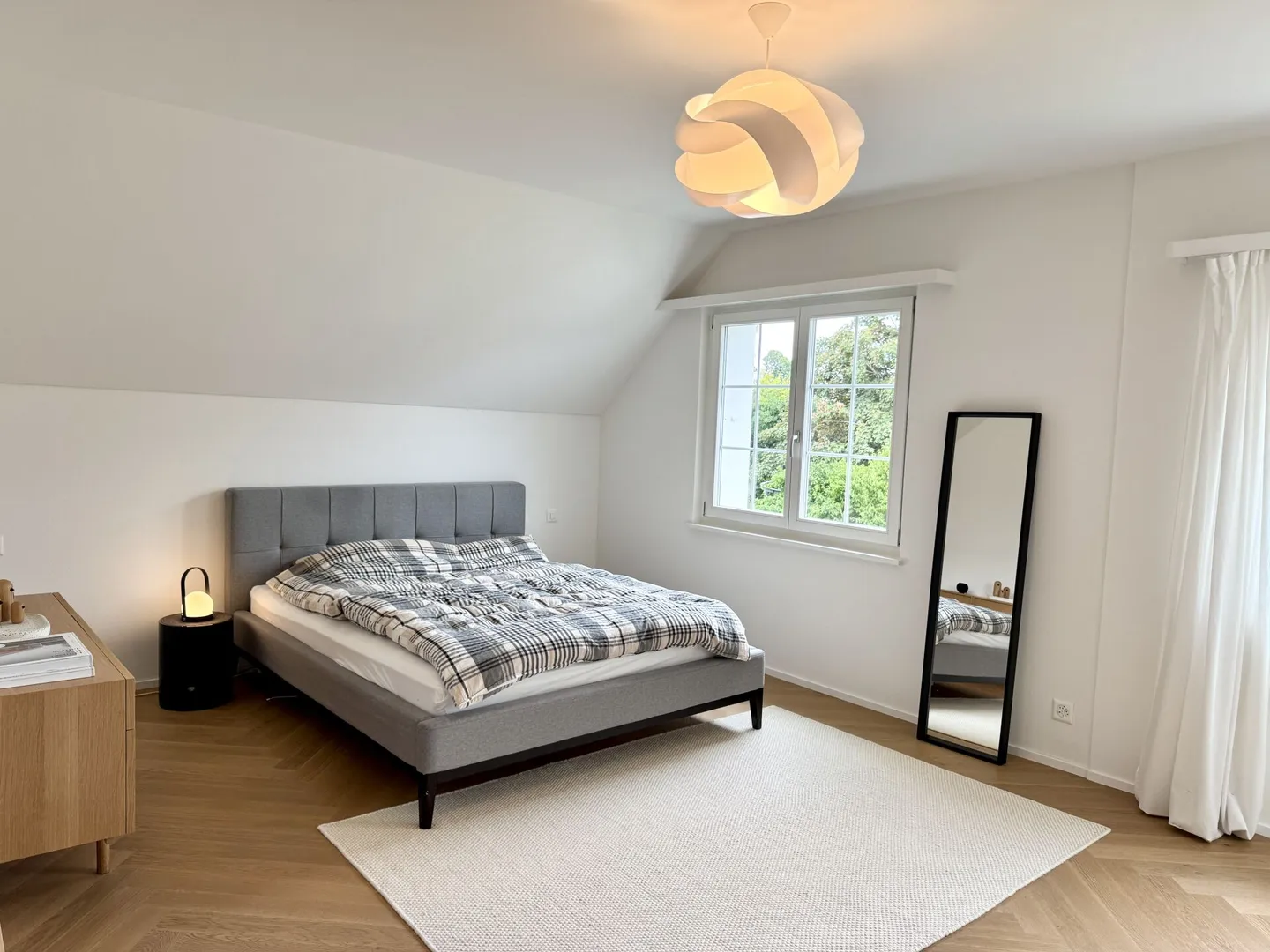 Spacious Living in a Popular Location - Photo 7 of 10