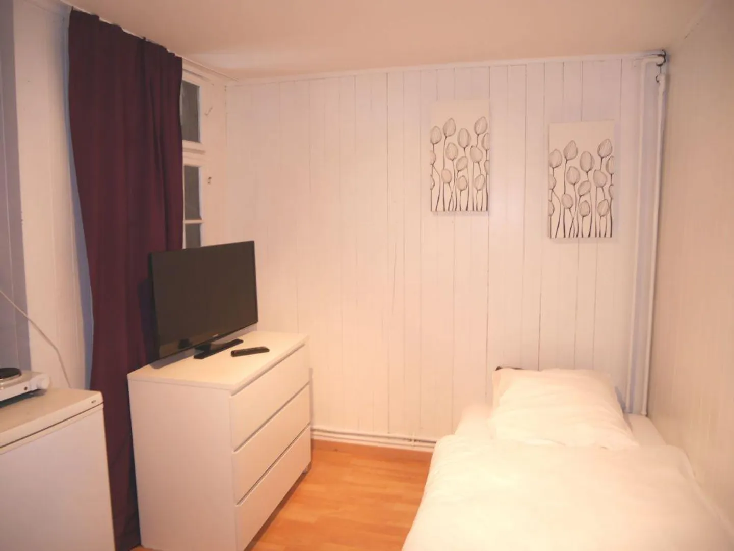 Petite maison d'hôtes meublée de 3 pièces (Sans cuisine !) - Photo 2 sur 8