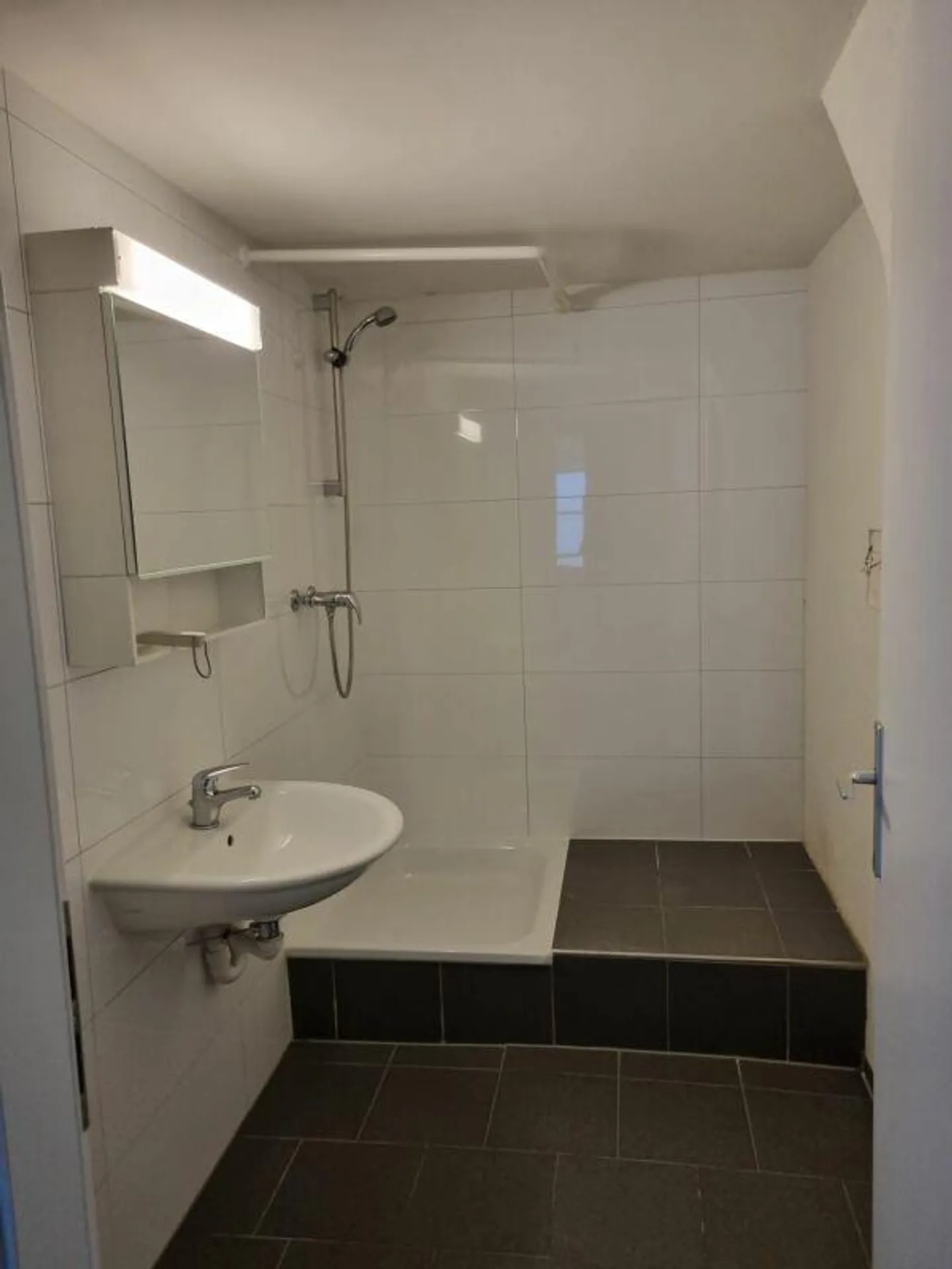 Petite maison d'hôtes meublée de 3 pièces (Sans cuisine !) - Photo 7 sur 8