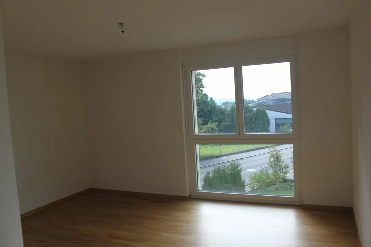 4.5-Zimmer-Wohnung im Parterre, ca. 100m2 - Foto 2 von 10