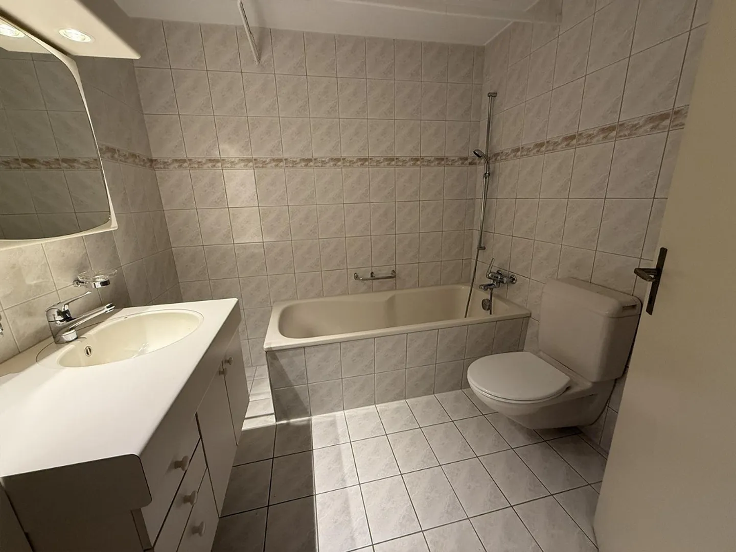 Appartamento accogliente e luminoso di 4,5 stanze a Heimberg - Foto 3 di 13