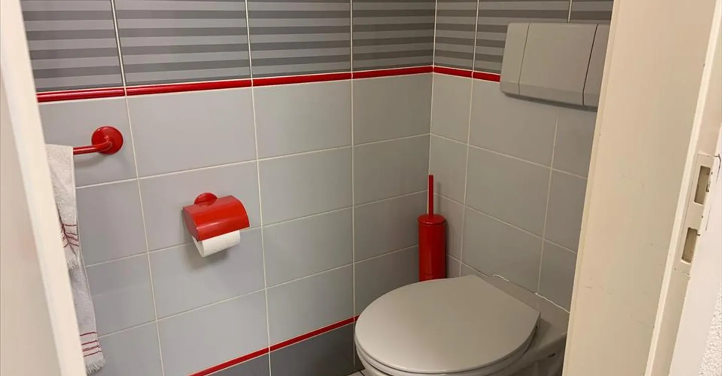 Office space for rent - Photo 8 of 9