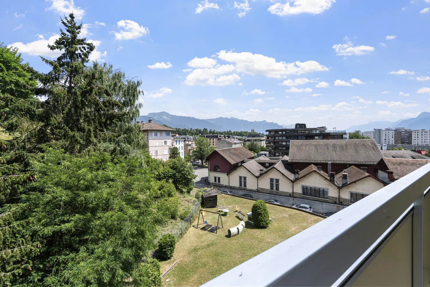 Charming renovated studio with sunny balcony! - Photo 9 of 9