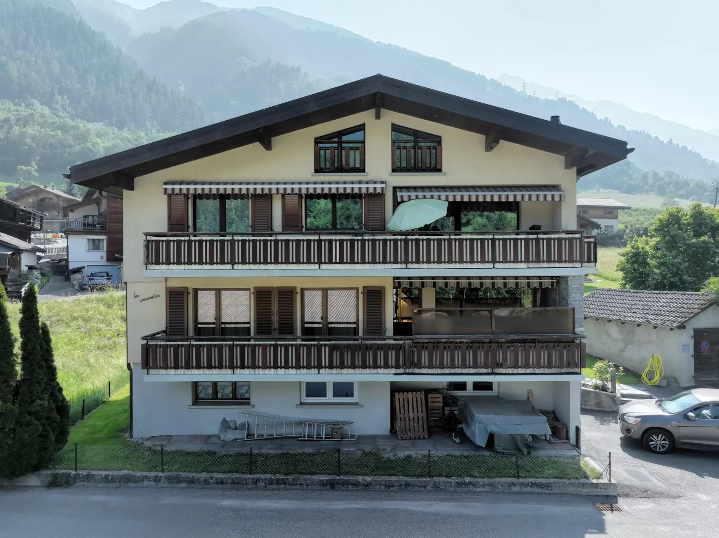 Single house for sale - Photo 1 of 25