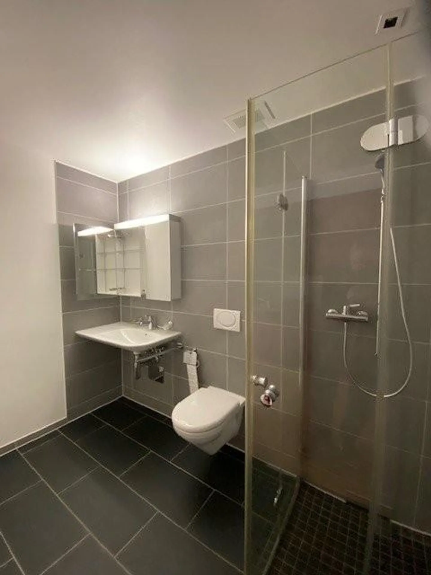 Studio à louer dans le centre de Grenchen - Photo 4 sur 9