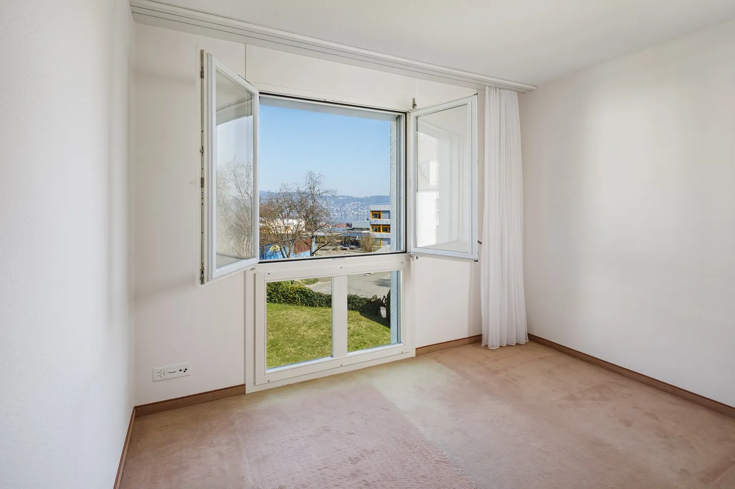 Helles Apartment mit Balkon - Foto 4 von 9