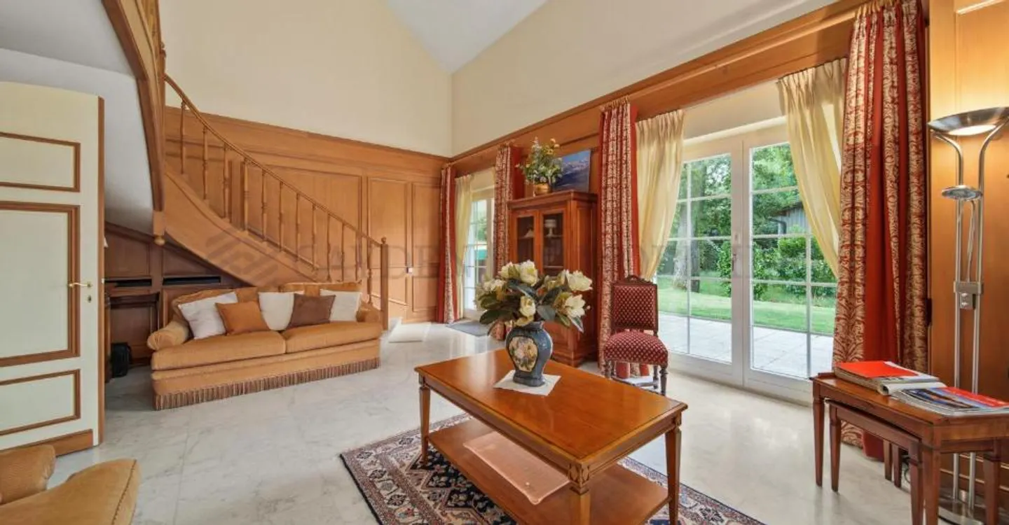 Luxuriöse Detached Villa - Foto 1 von 4