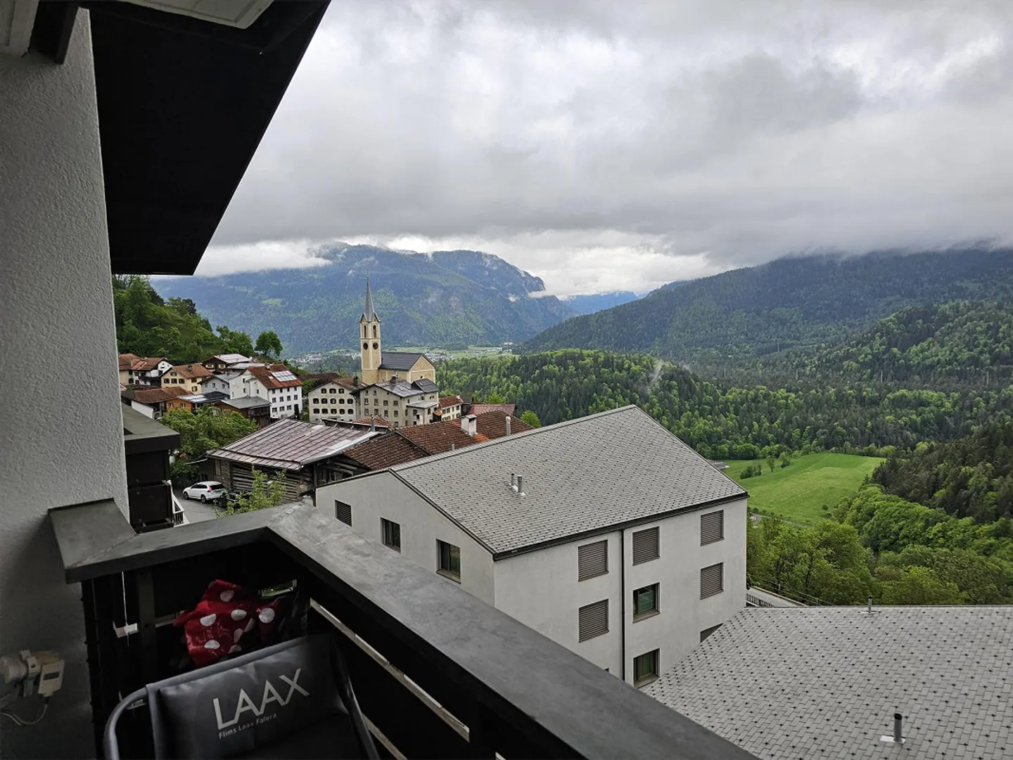 Beautiful, Cozy Apartment with Mountain View for Rent 🏡 - Photo 5 of 5