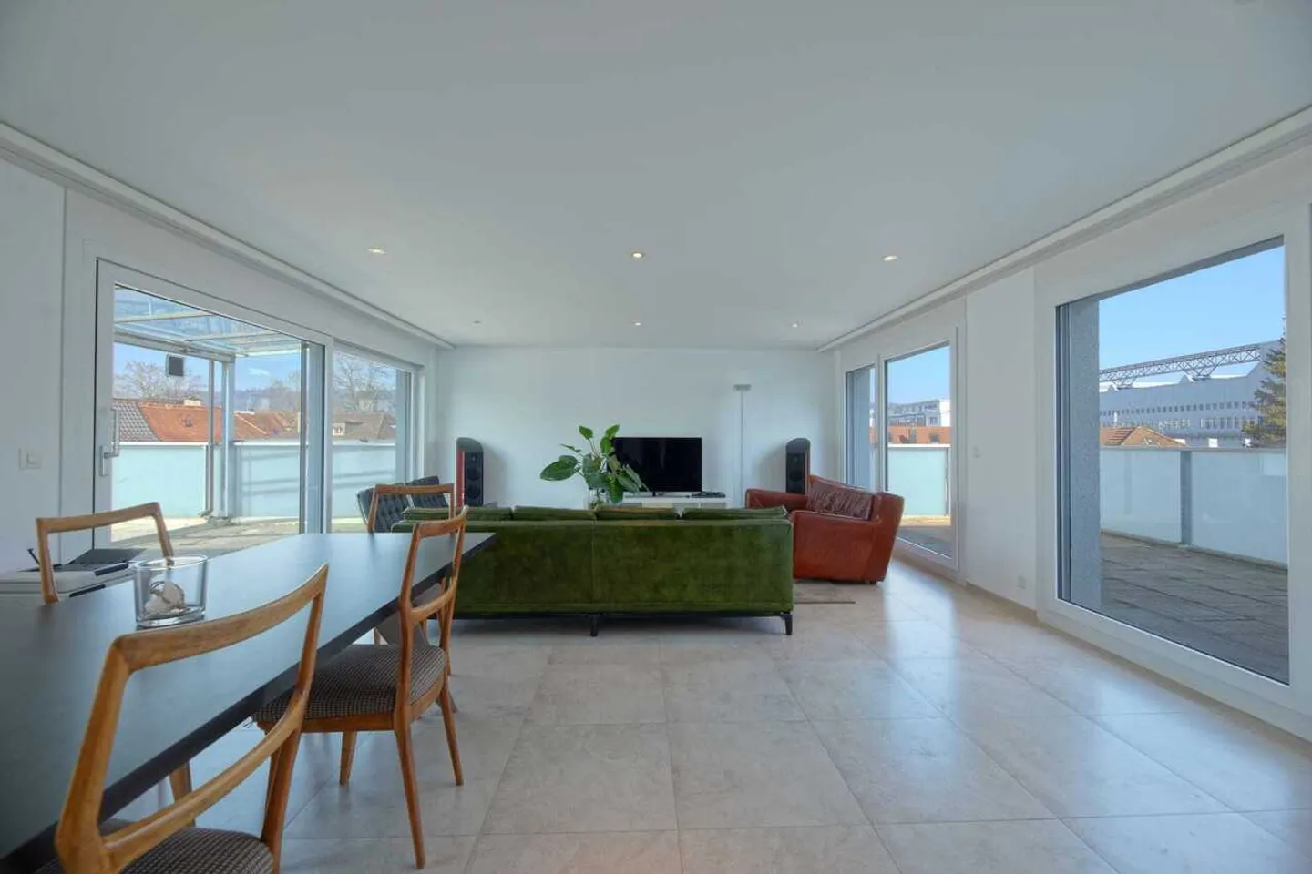 Elegante Attika-Wohnung mit Terrassen - Foto 1 von 13