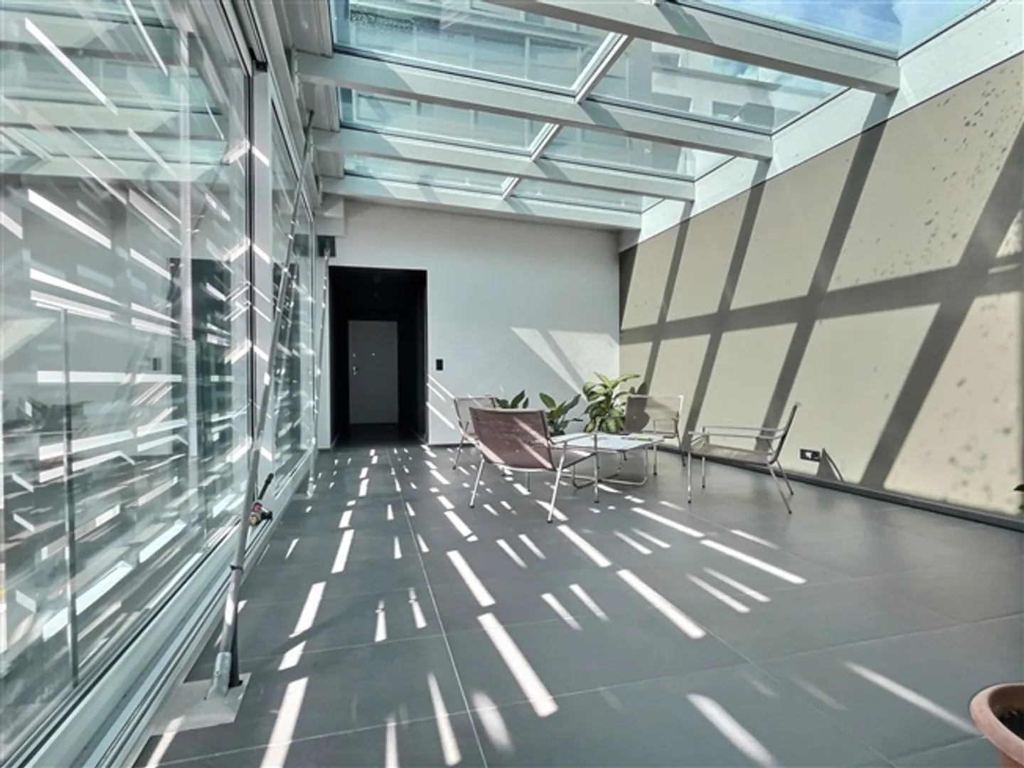 Maisonette moderne et atypique - 4,5 pièces - Photo 3 sur 13