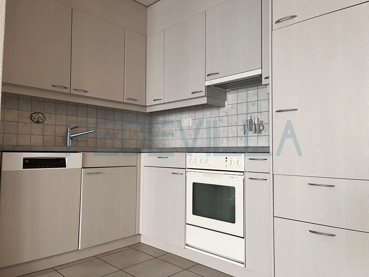 Charming 2.5-room apartment located on the 1st floor - Photo 3 of 12