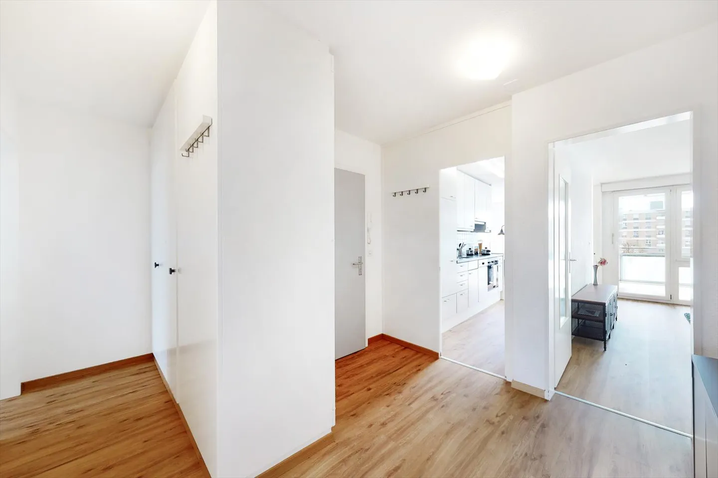 Renovierte Wohnung mit idealen Verkehrsanbindungen - Photo 4 sur 13