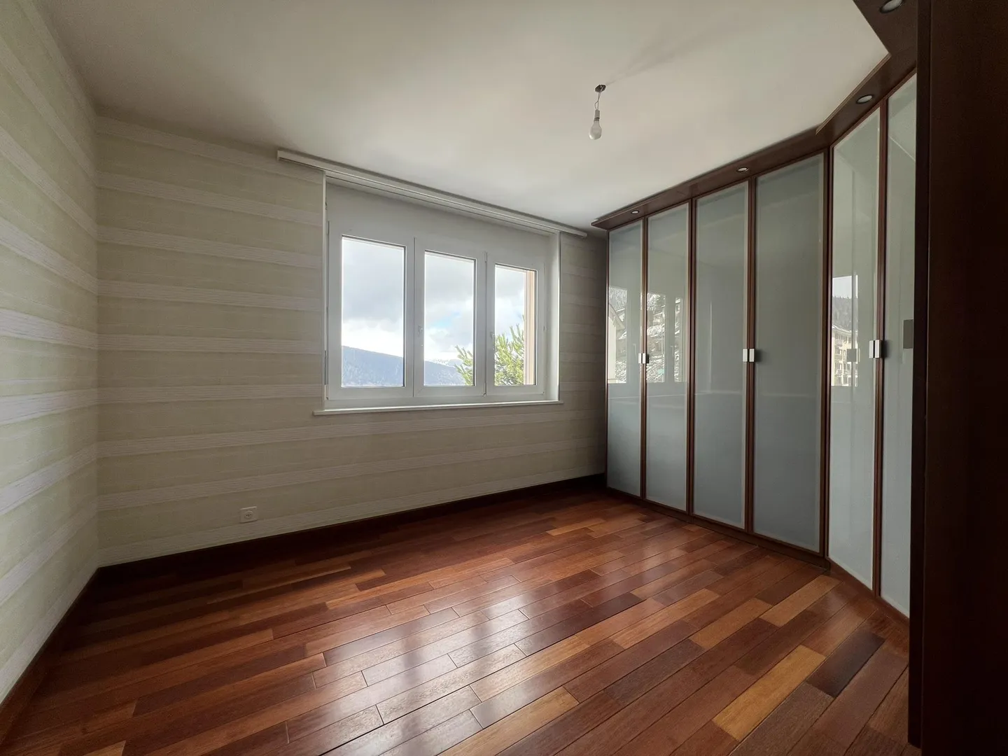 Appartamento ristrutturato di 4,5 locali in affitto a Hauts-Geneveys? Offerta esclusiva: 1 mese gratuito - Foto 4 di 10