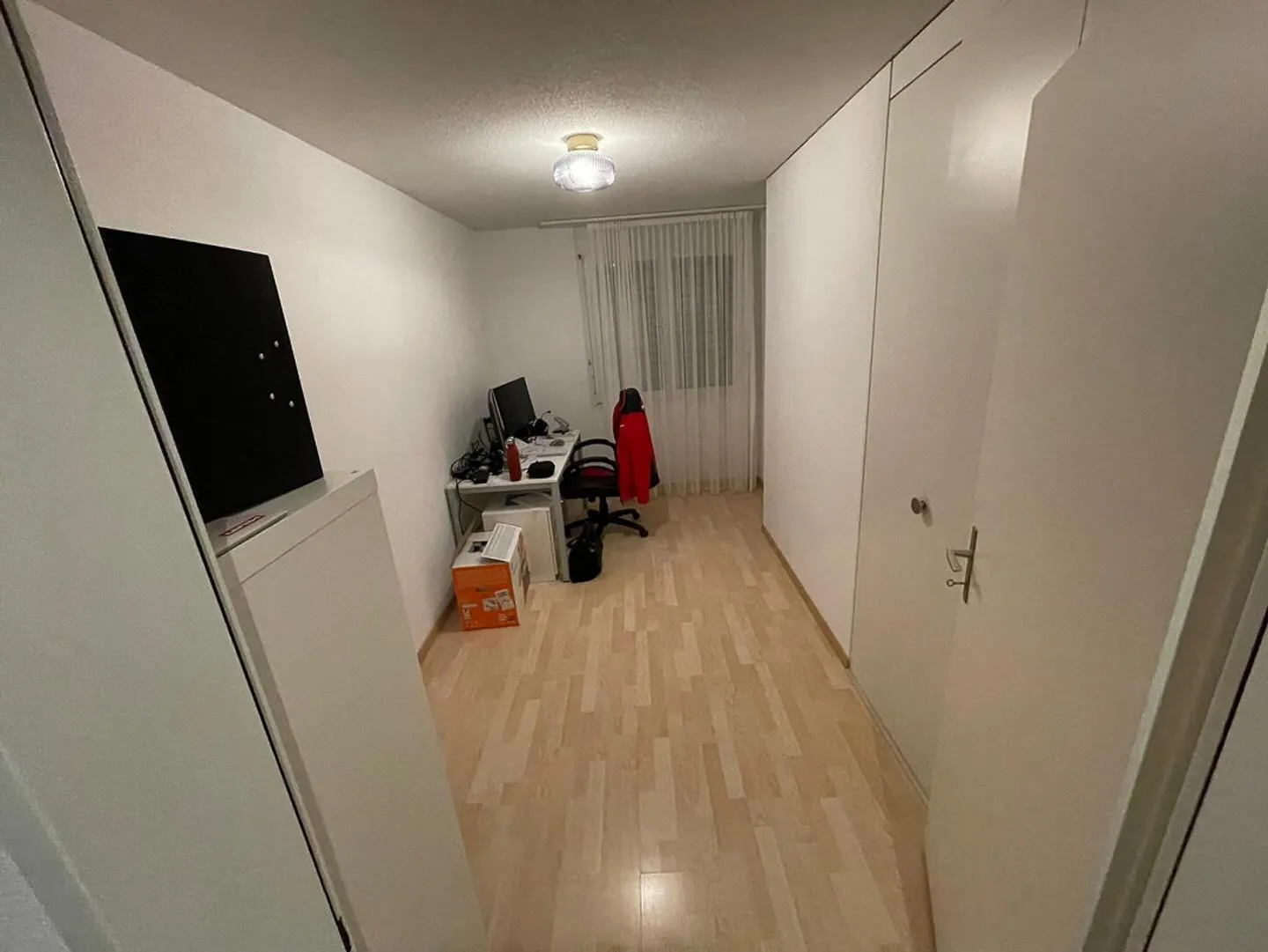 Moderne 4.5-Zimmer-Wohnung mit Balkon und Garage in Hunzenschwil - Foto 13 von 15