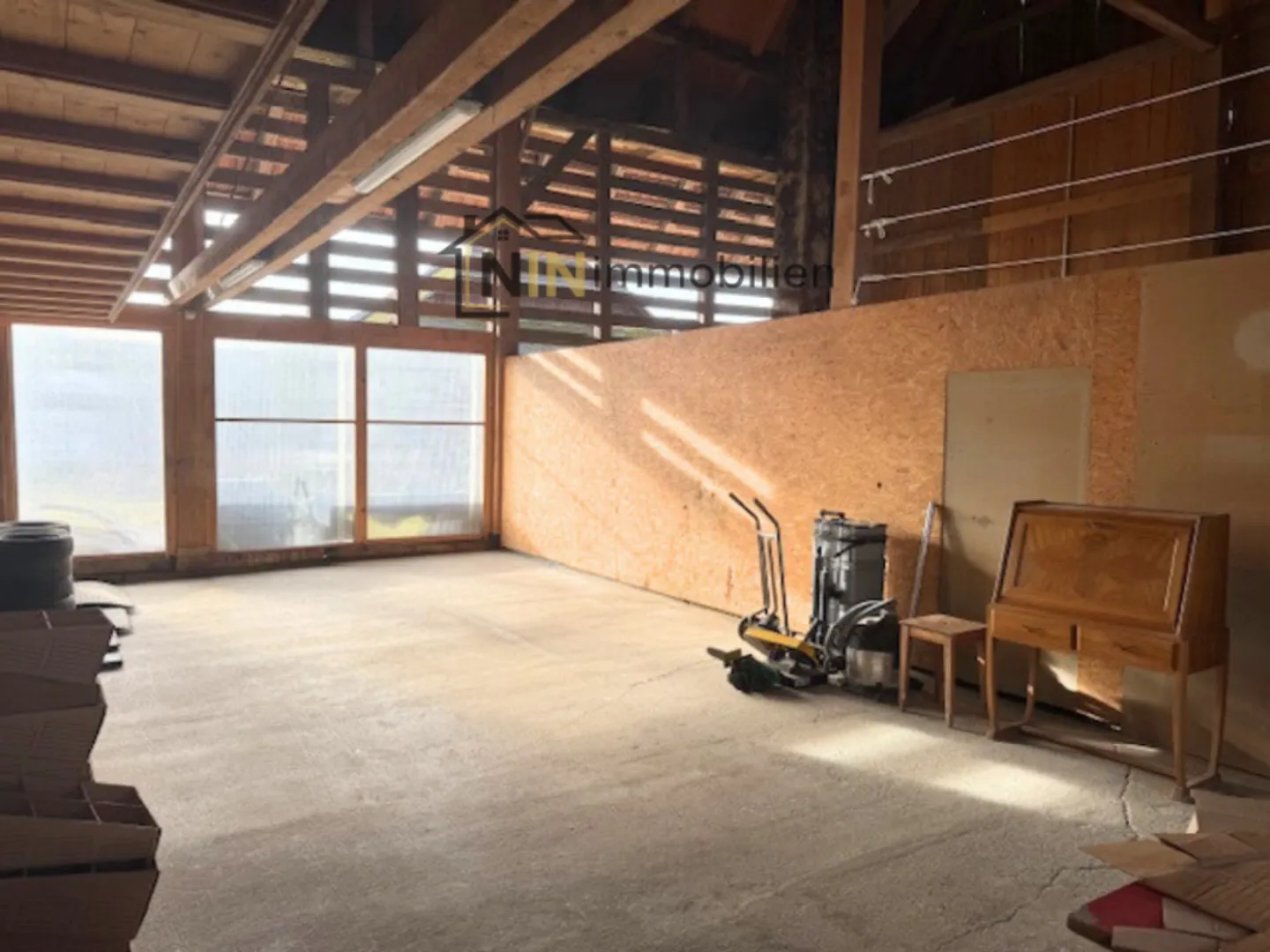 «GROSSZÜGIG FÜR LAGER ODER PRODUKTION» - Foto 1 von 7