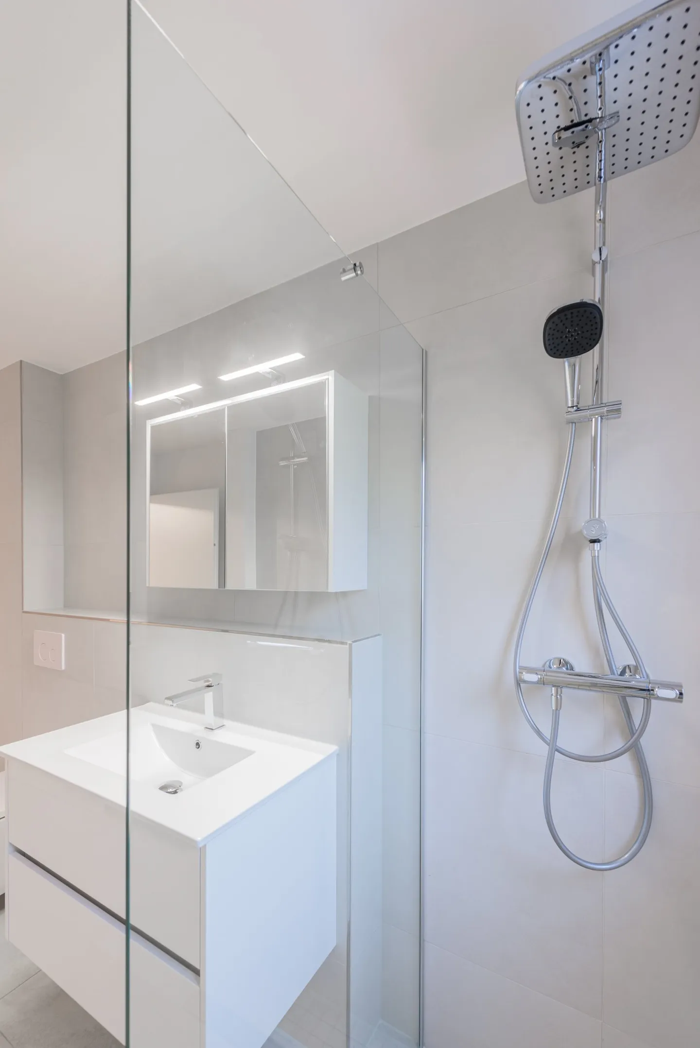Charmant appartement de 3 pièces - Entièrement rénové - Photo 3 sur 12