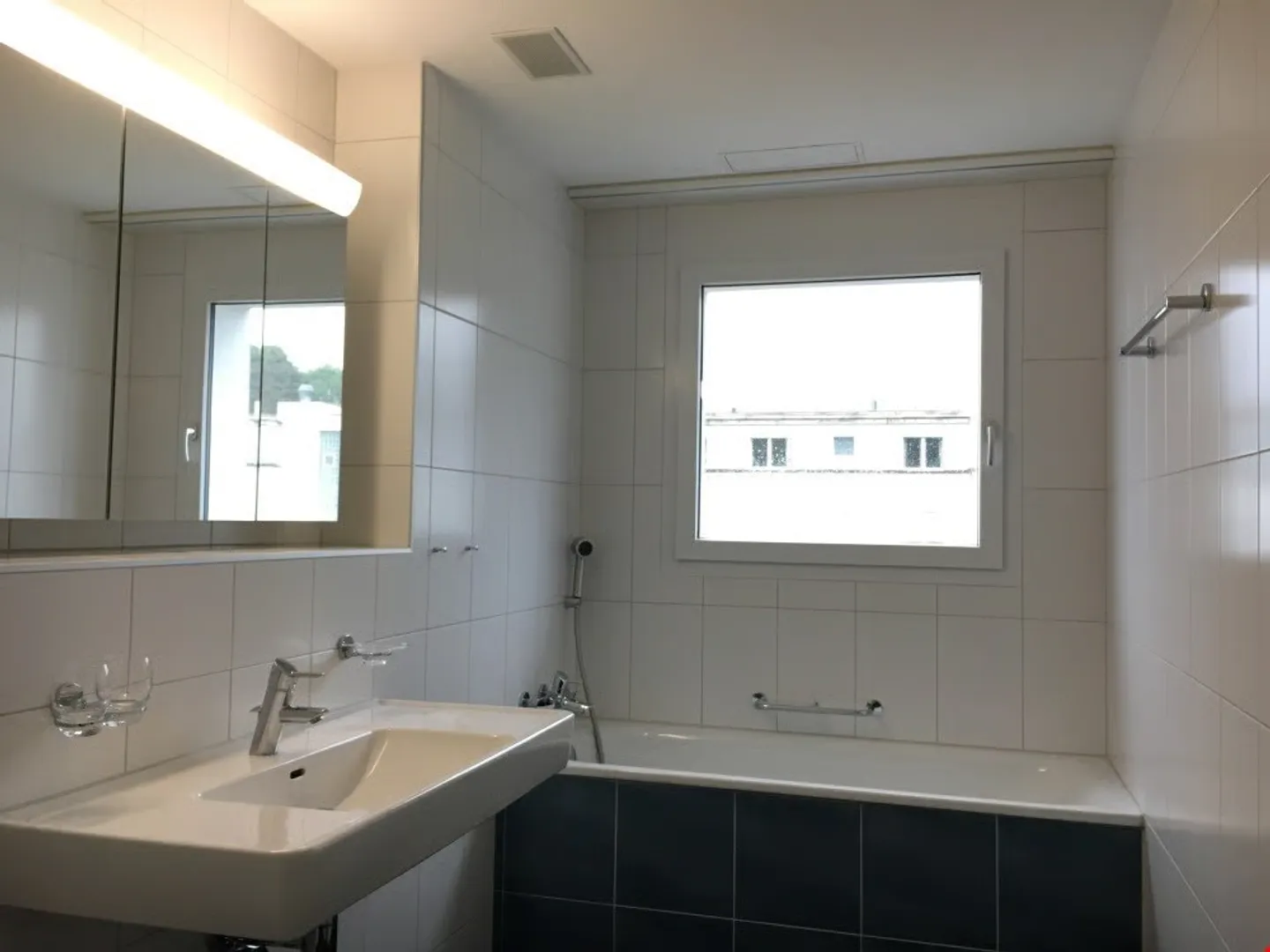 Spacious and bright 3.5-room apartment in a quiet residential area - Photo 8 of 9