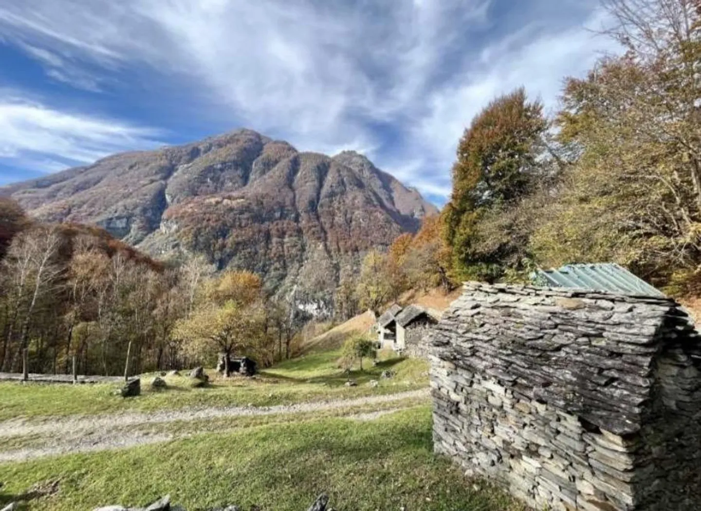 Rustico 2 1/2 camere da ampliare con permesso di costruzione, molto tranquillo... - Foto 6 di 9