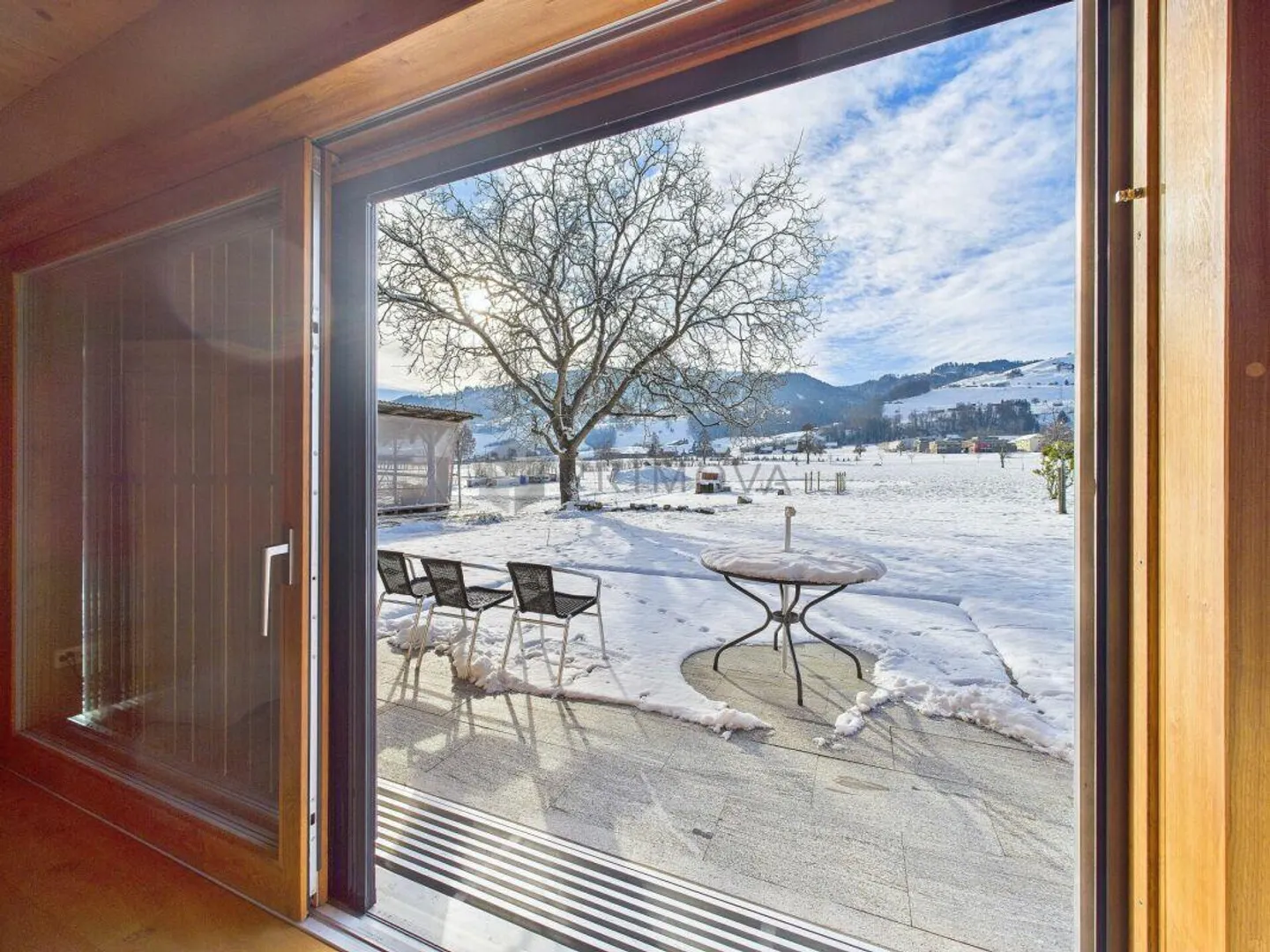 Casa unifamiliare sostenibile con standard Minergie a Lachen, favorevole dal punto di vista fiscale - Foto 9 di 13