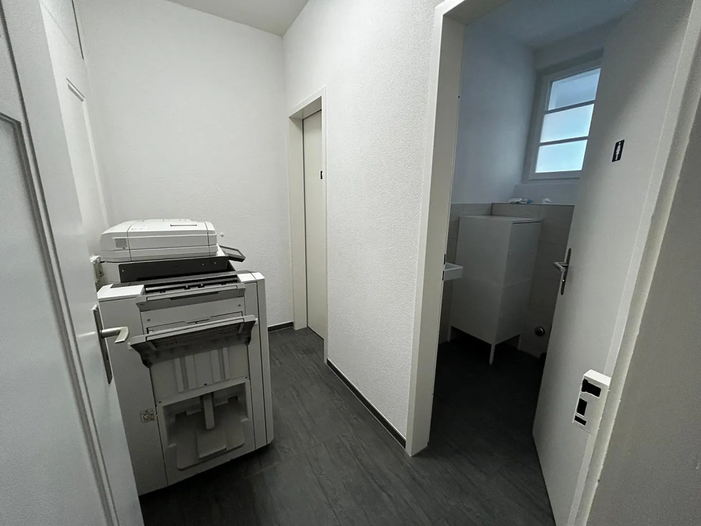 Moderni uffici di 5 stanze in posizione centrale a Berna - Foto 7 di 14