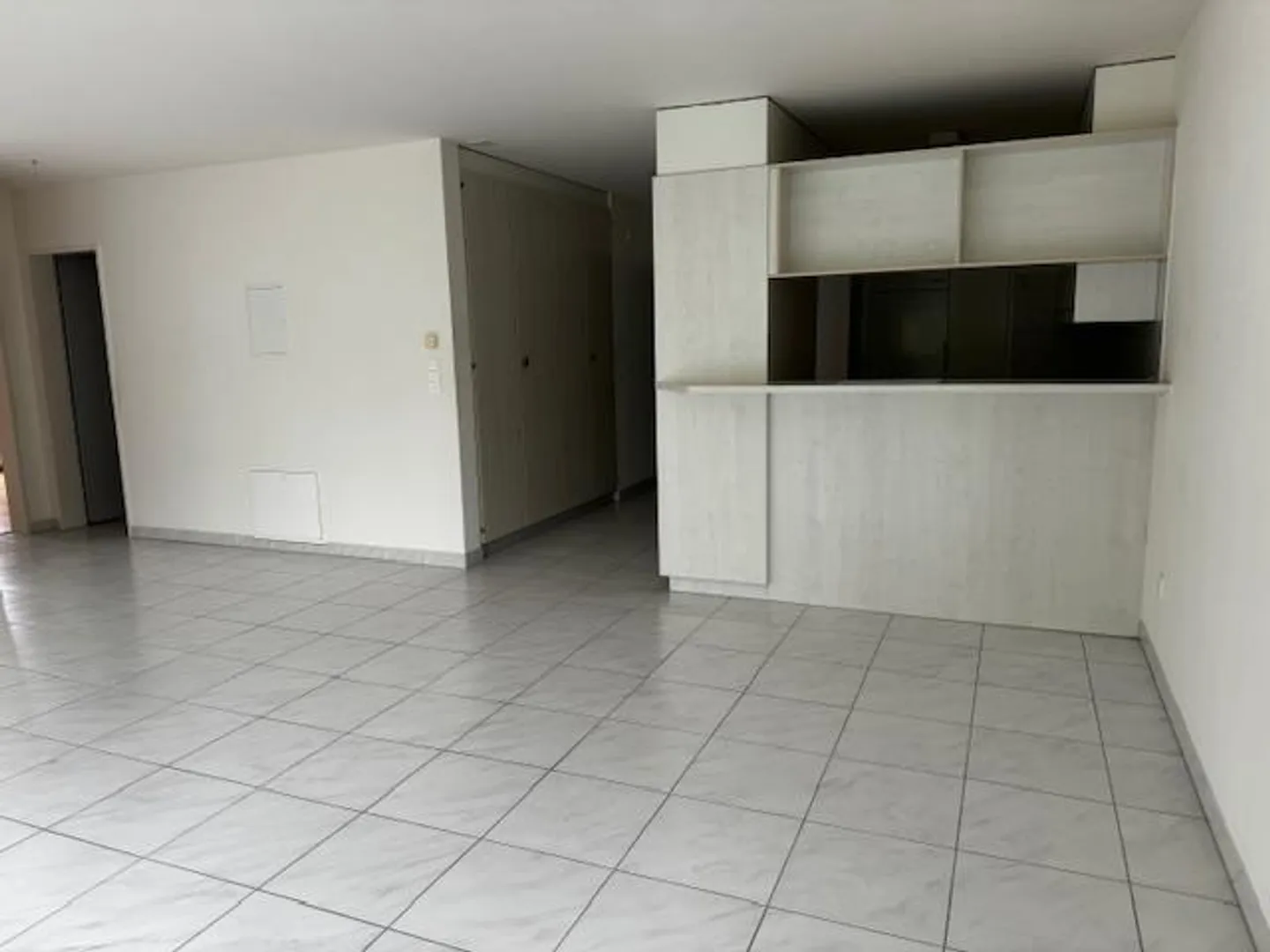 3 1/2 Room Apartment 3rd Floor 3.1 - Photo 3 of 11