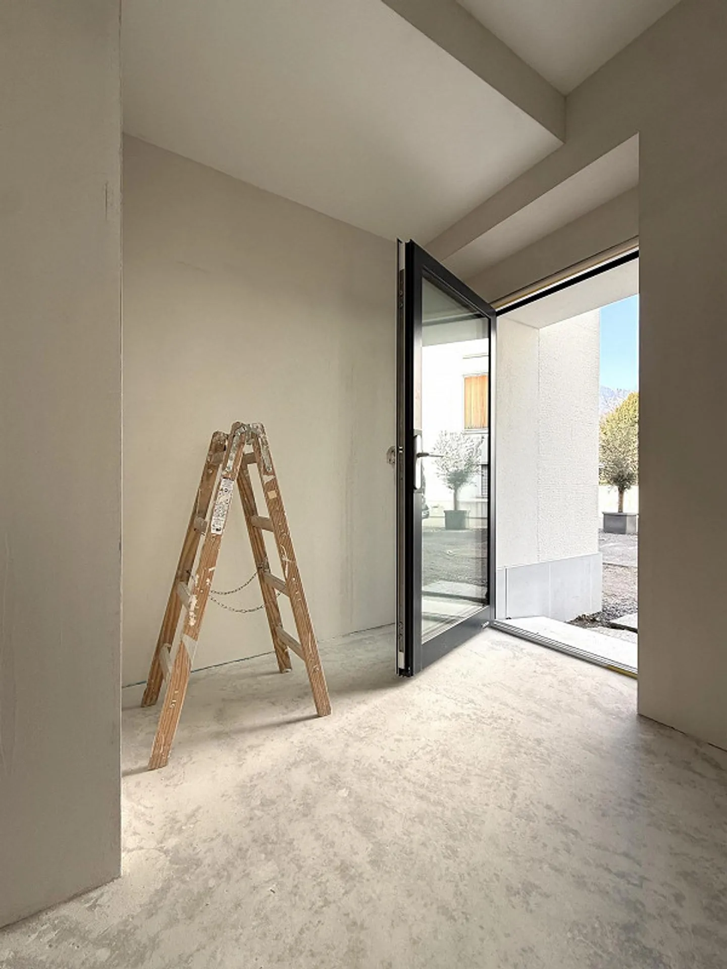 Quiet business in a quiet central location ground floor - Photo 8 of 8