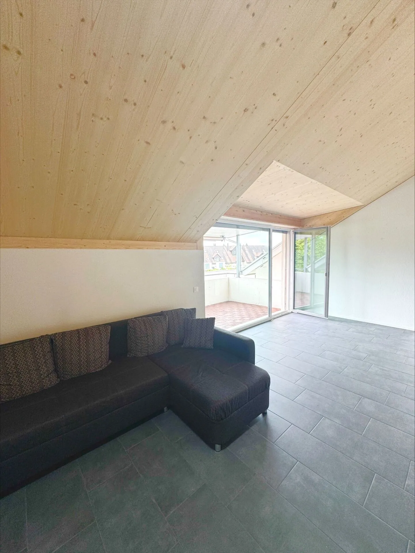 Modern 3.5-room apartment in beautiful Wetzikon - Photo 2 of 10