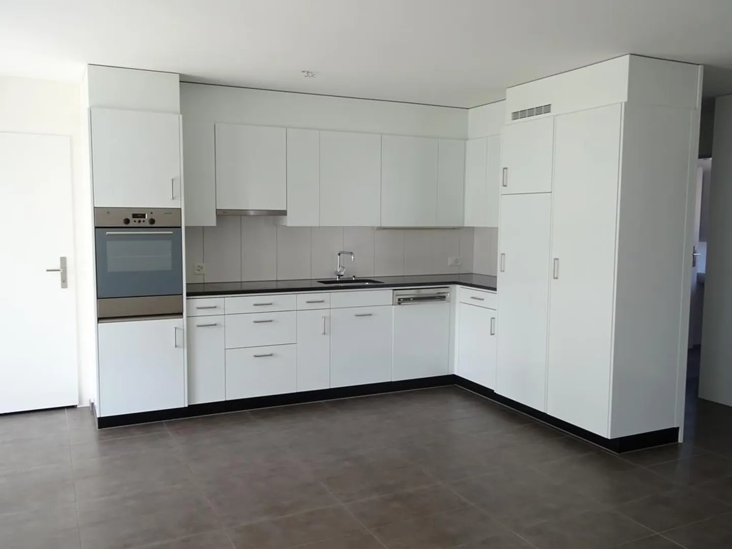 Appartamento 4.5 locali con giardino privato in posizione centrale - Foto 2 di 7