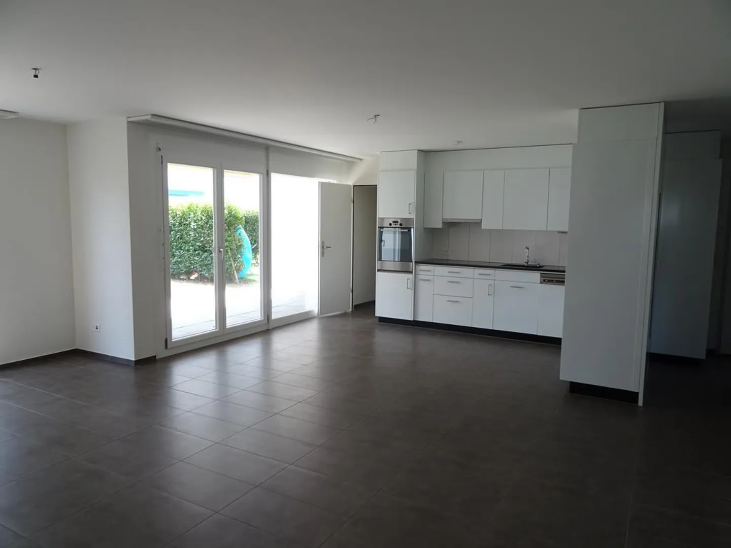Appartamento 4.5 locali con giardino privato in posizione centrale - Foto 3 di 7