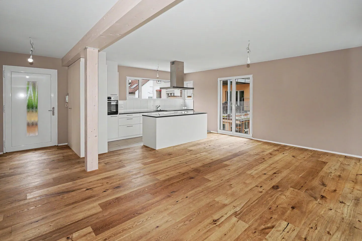 Moderne Wohnung mit Terrasse - Foto 1 von 7
