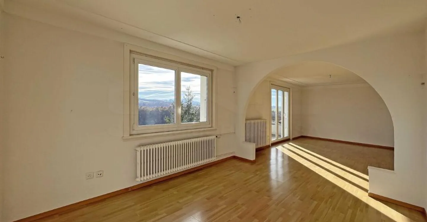 Apartment with 4.5 rooms on the top floor of the building - Photo 3 of 11