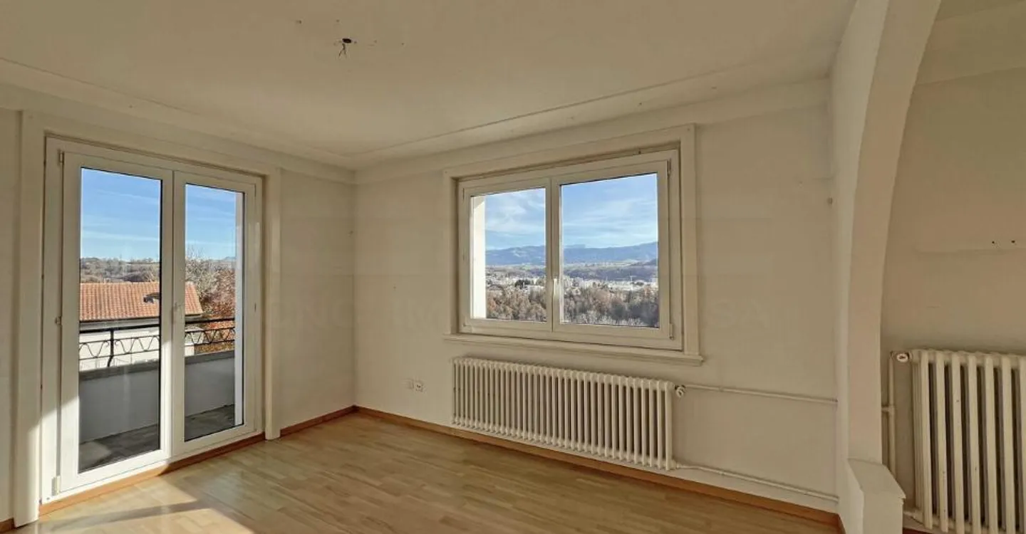 Apartment with 4.5 rooms on the top floor of the building - Photo 5 of 11