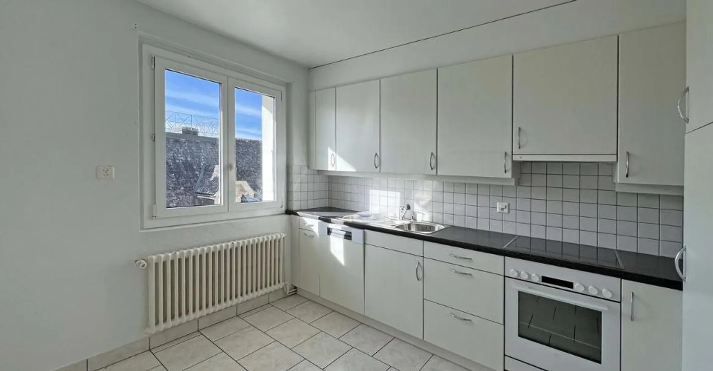 Apartment with 4.5 rooms on the top floor of the building - Photo 7 of 11