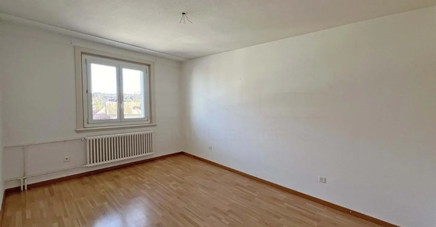 Apartment with 4.5 rooms on the top floor of the building - Photo 10 of 11