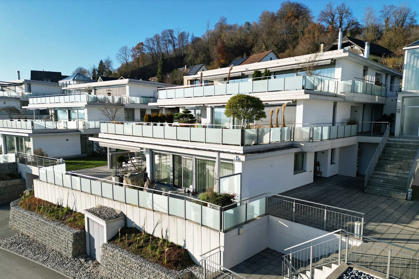 Exklusives Terrassenhaus mit Aussicht - Foto 3 von 12