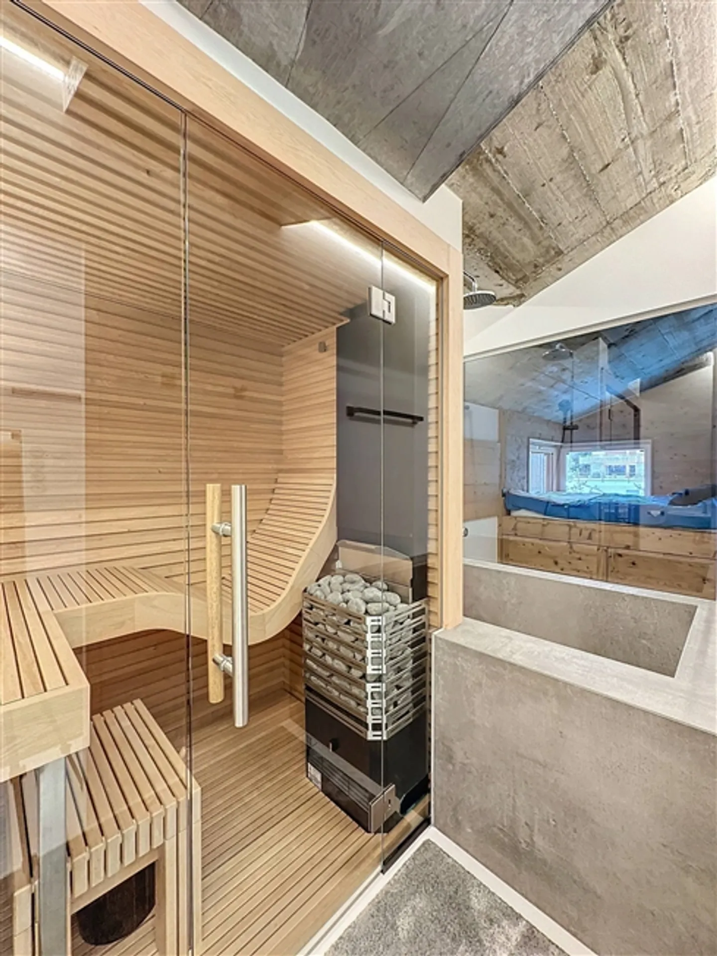 Outstanding Penthouse in Industrial Look - Photo 11 of 12