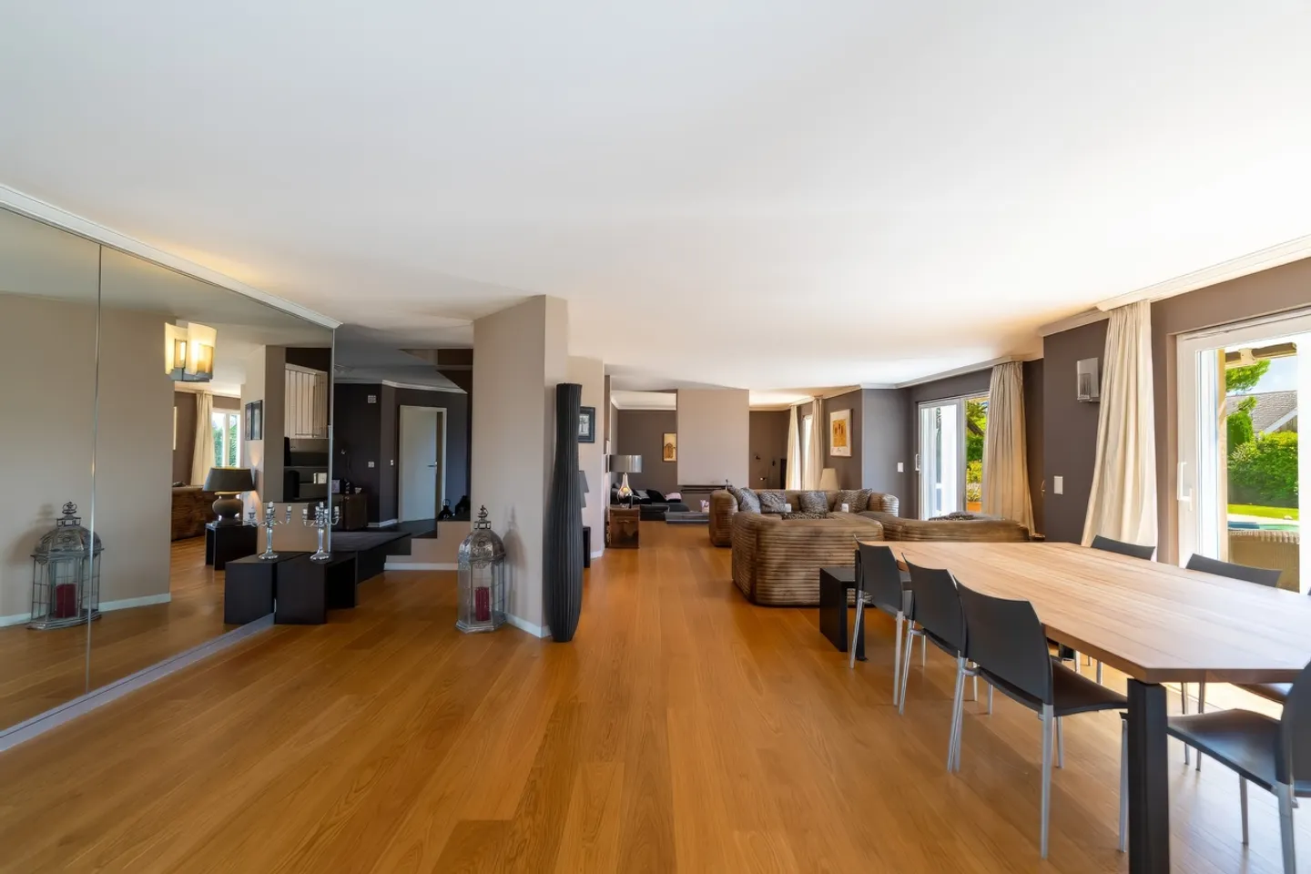 Exceptional Villa with Lake View - Photo 11 of 39