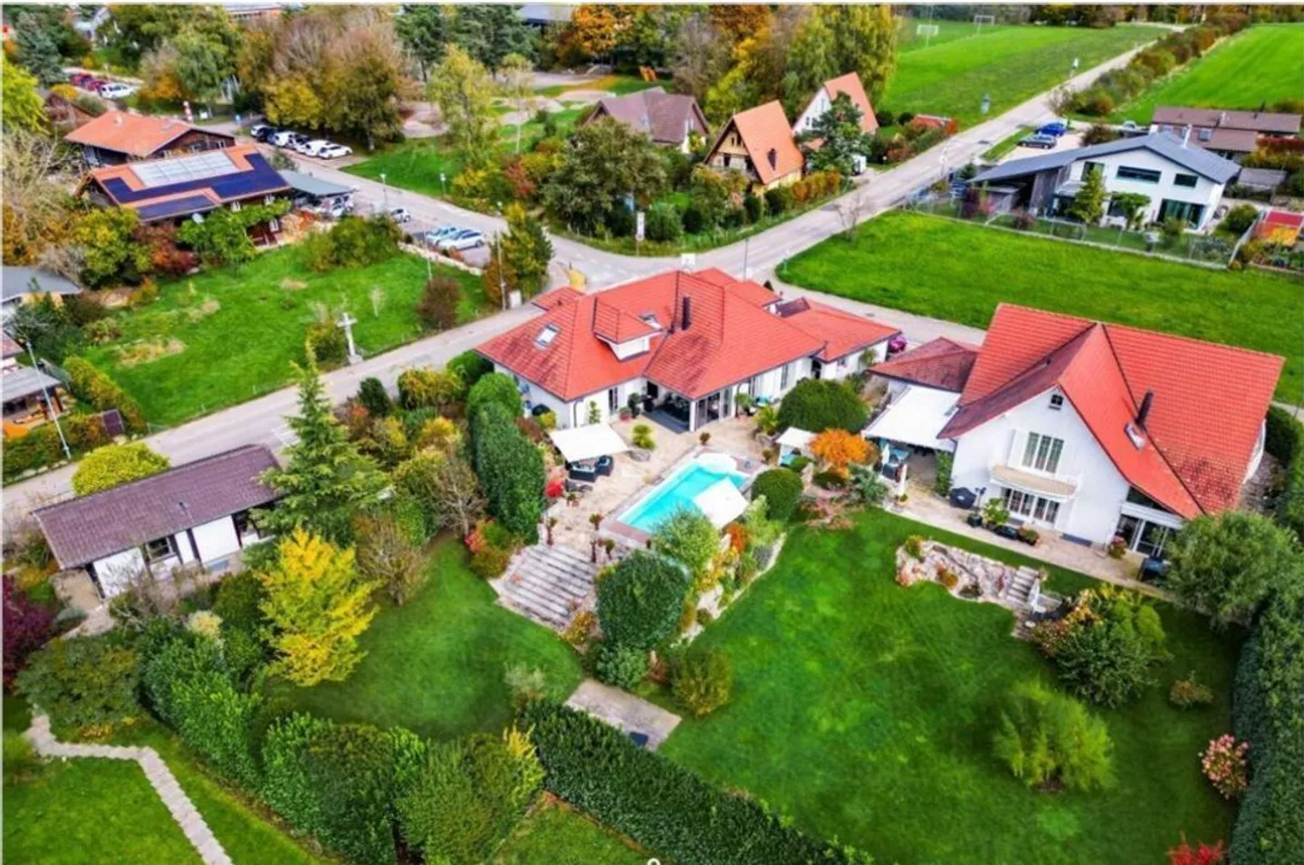 Villa Élégante avec Piscine Privée - Photo 2 sur 13