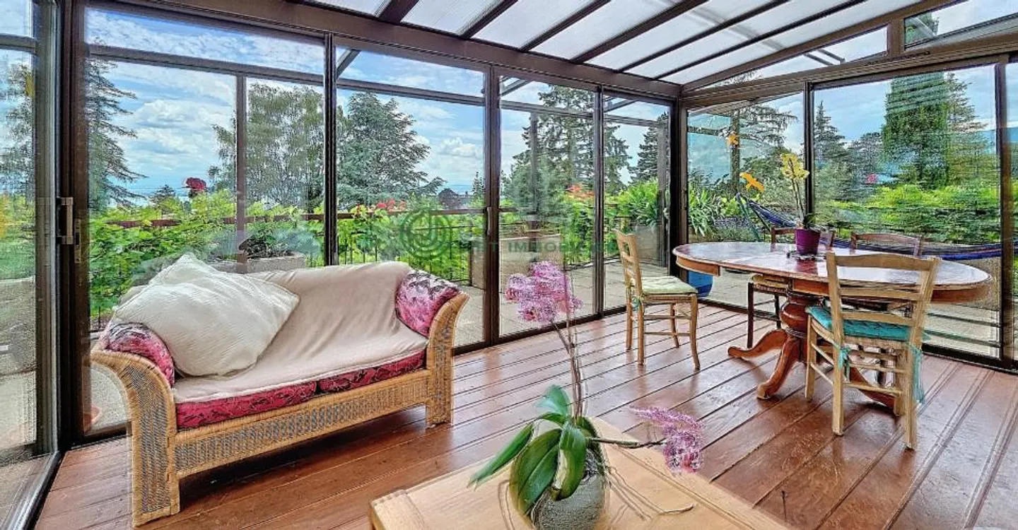 Charming Multi-Family Home - Photo 3 of 17