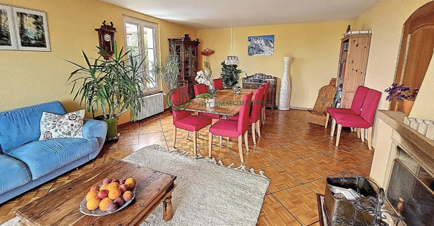 Charming Multi-Family Home - Photo 5 of 17