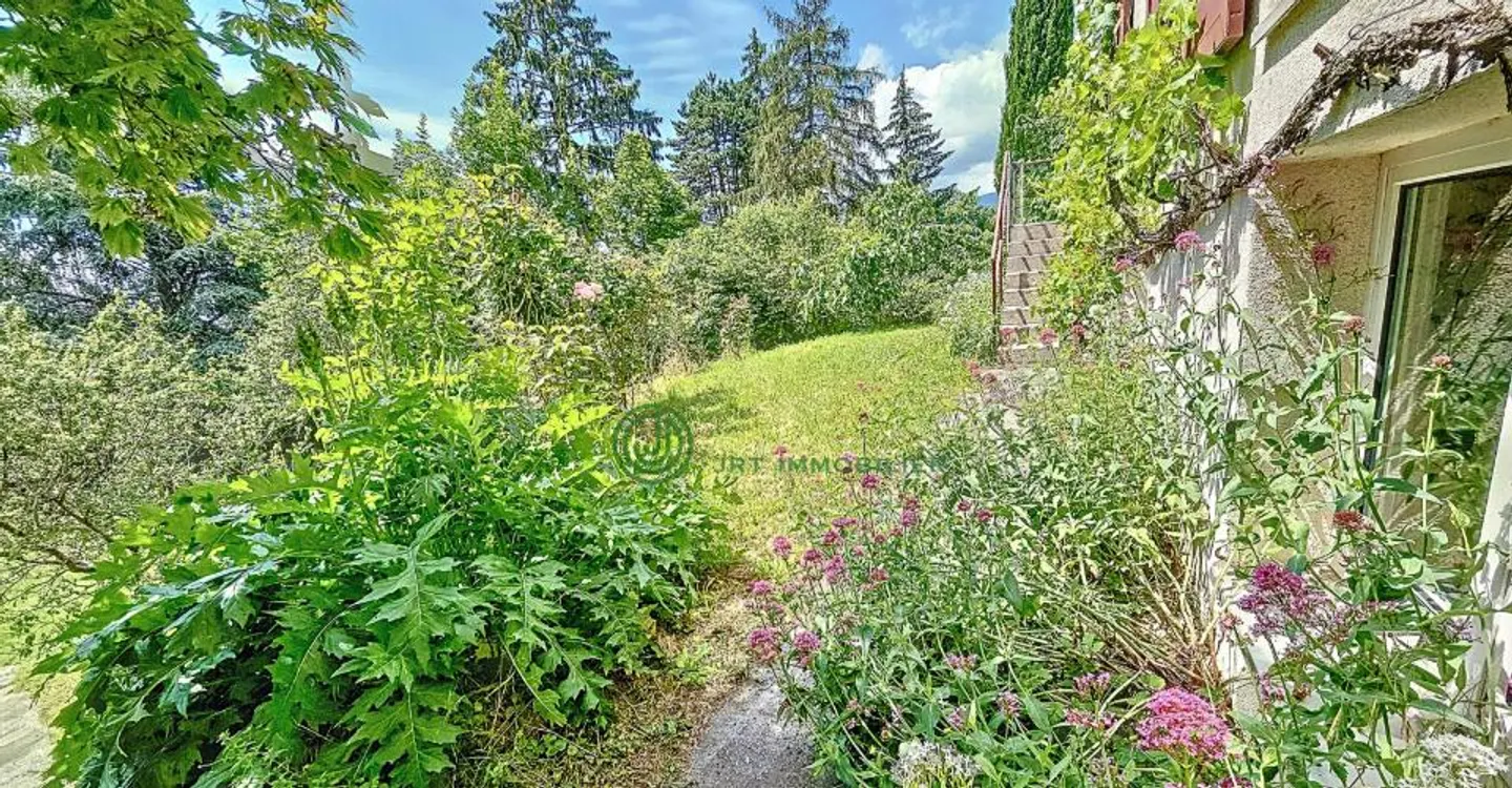 Charming Multi-Family Home - Photo 14 of 17
