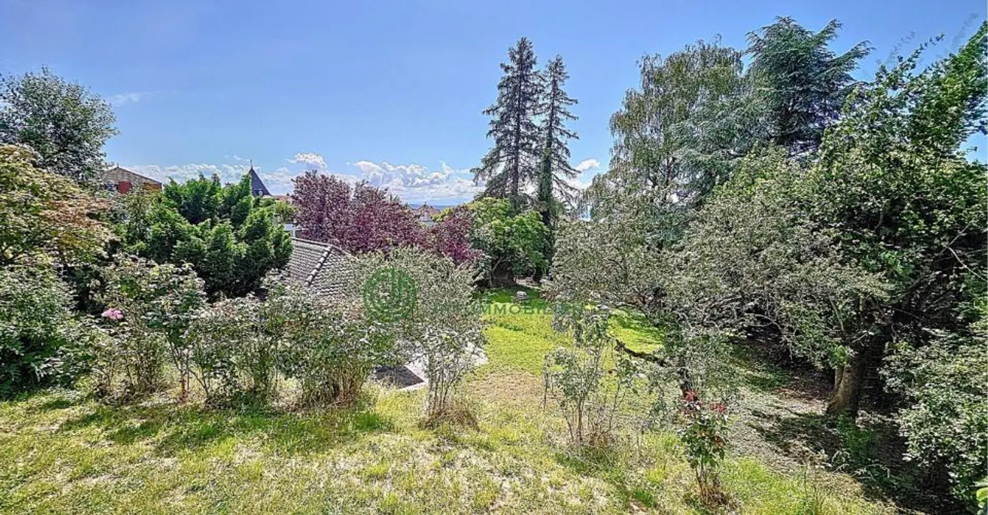 Charming Multi-Family Home - Photo 15 of 17