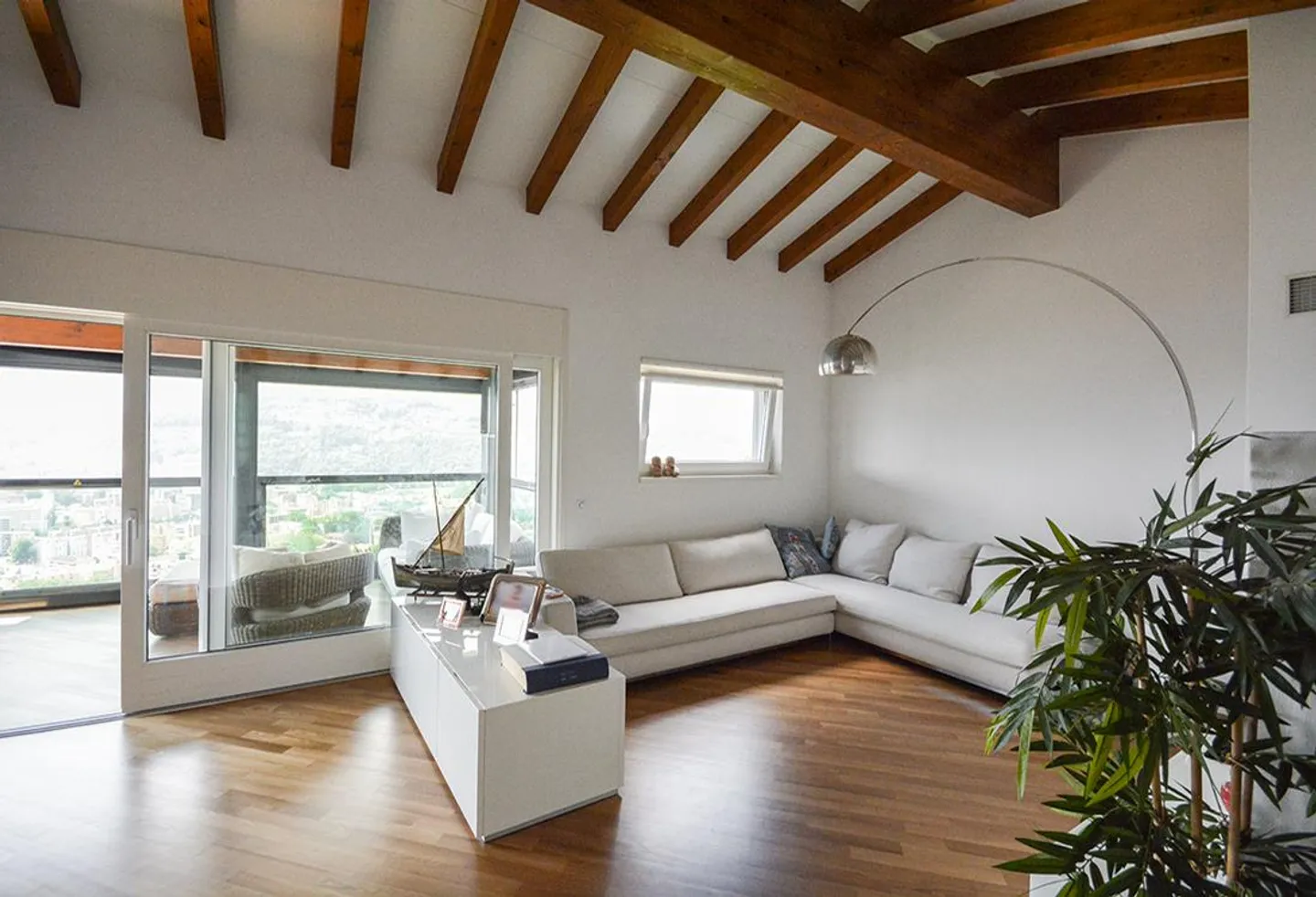 Beautiful villa with lake and mountain views - Albonago (Lugano) - Photo 4 of 9