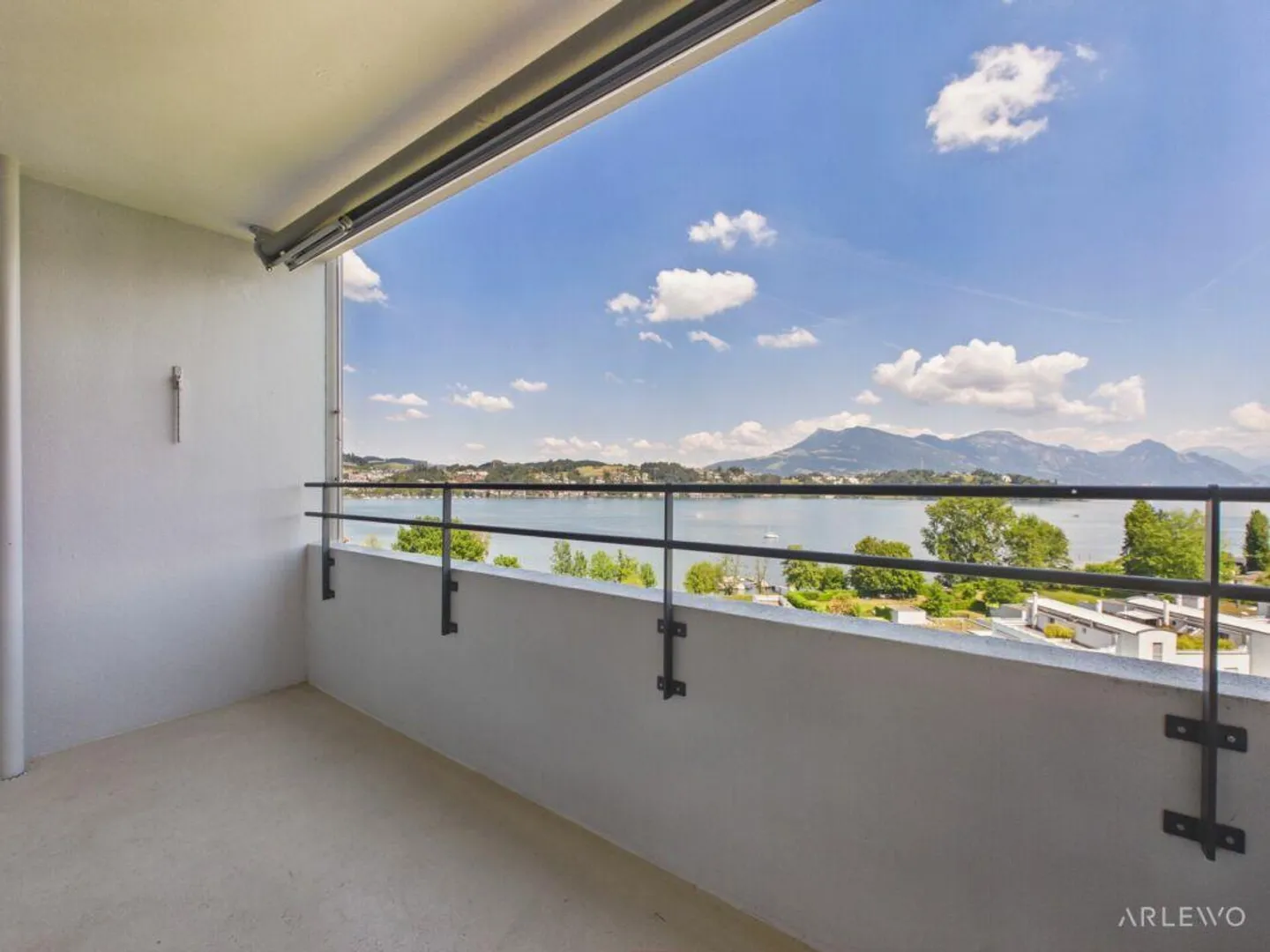 Vivere con una meravigliosa vista sul lago - Foto 14 di 15