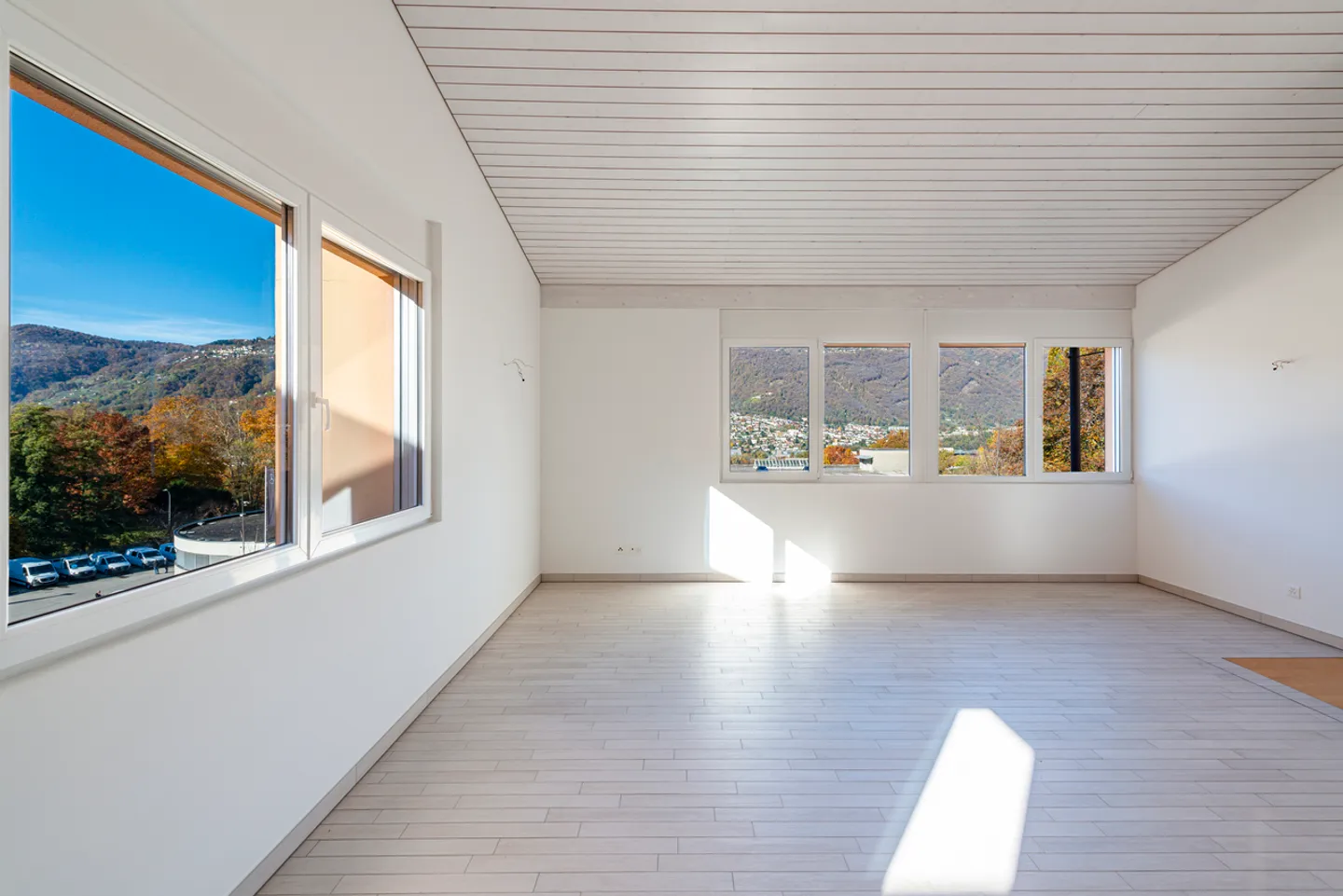 Incantevole Casa Familiare a Vezia - Foto 11 di 17