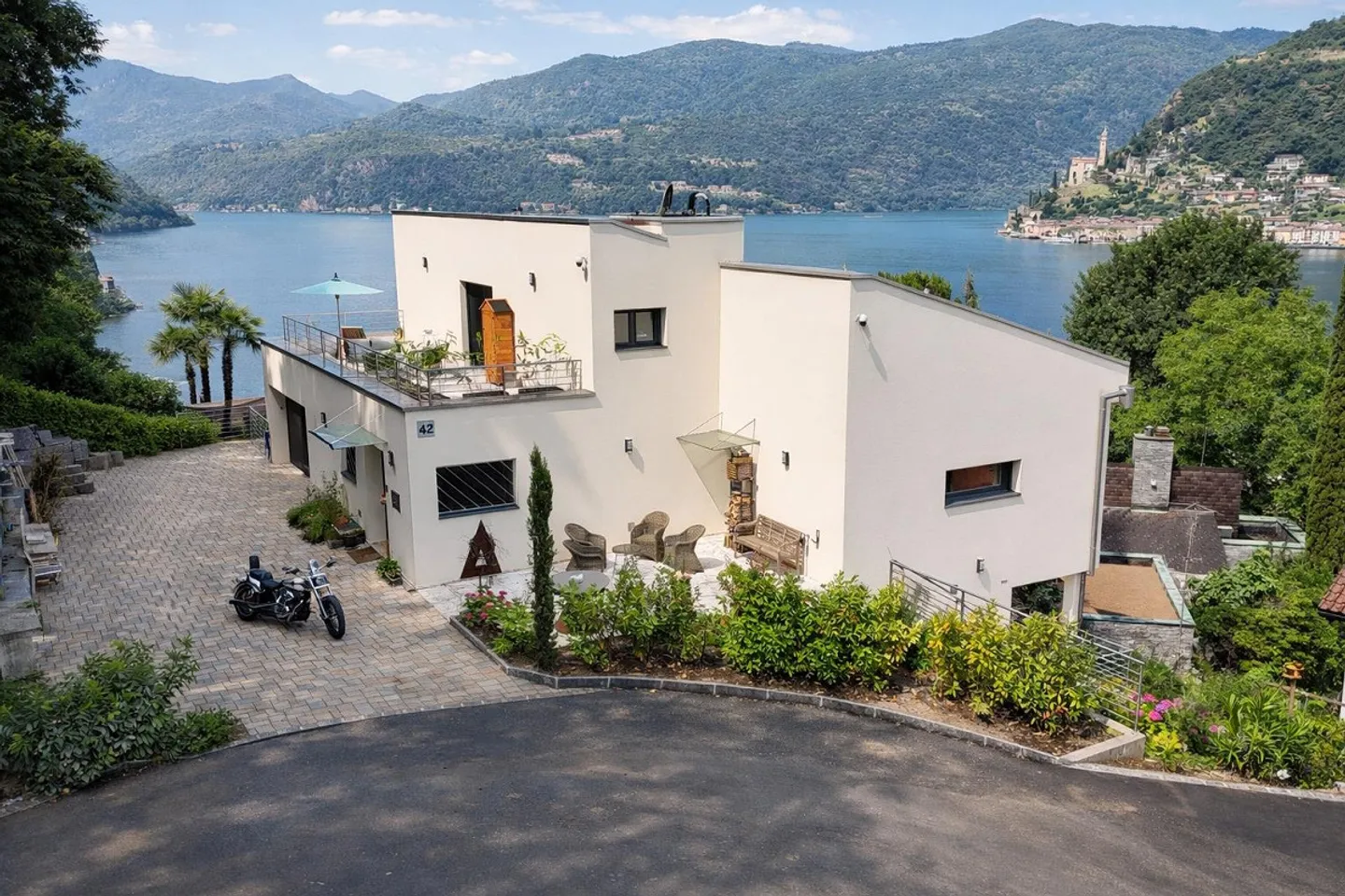 Exklusive Villa mit Seesicht - Foto 3 von 12