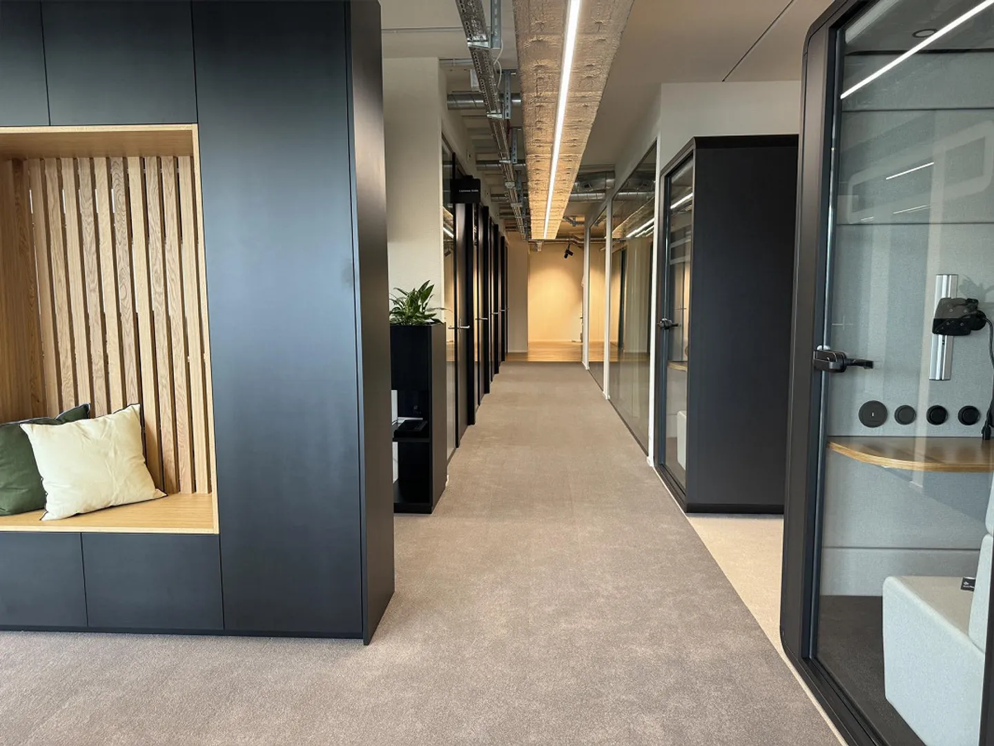 Ufficio singolo completamente arredato (servizio tutto incluso) - Foto 7 di 11