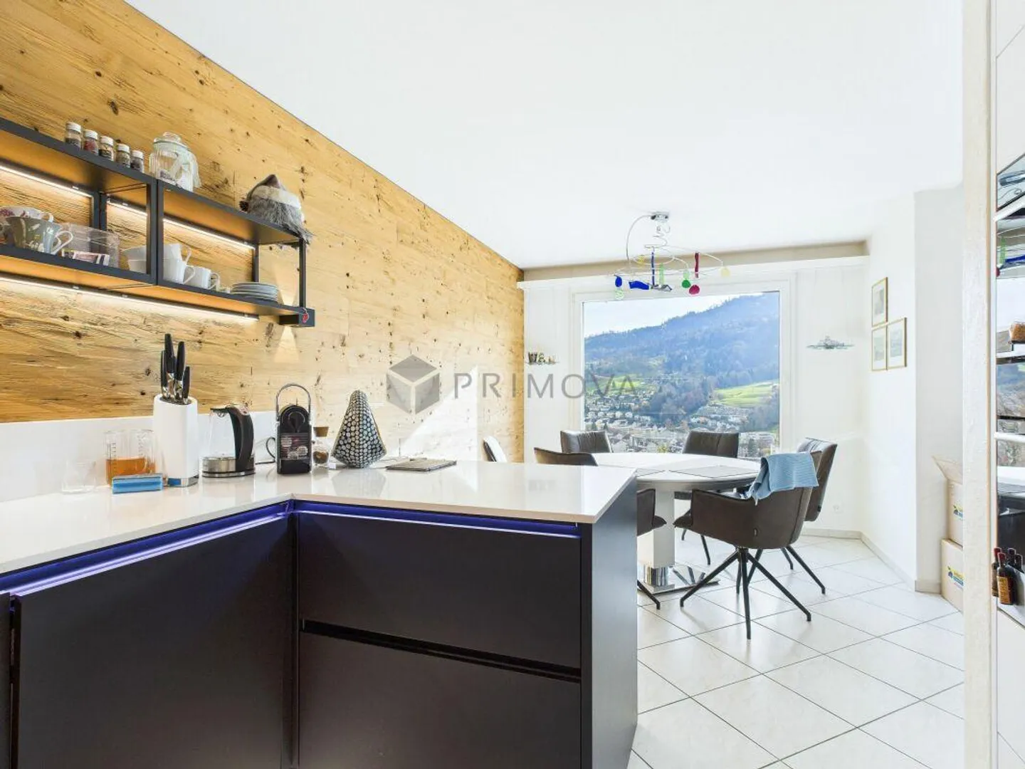 Wohnjuwel Sonnenberg -Lichtdurchflutete Doppeleinfamilienhaushälfte mit Alpenblick in Kriens - Foto 6 von 16